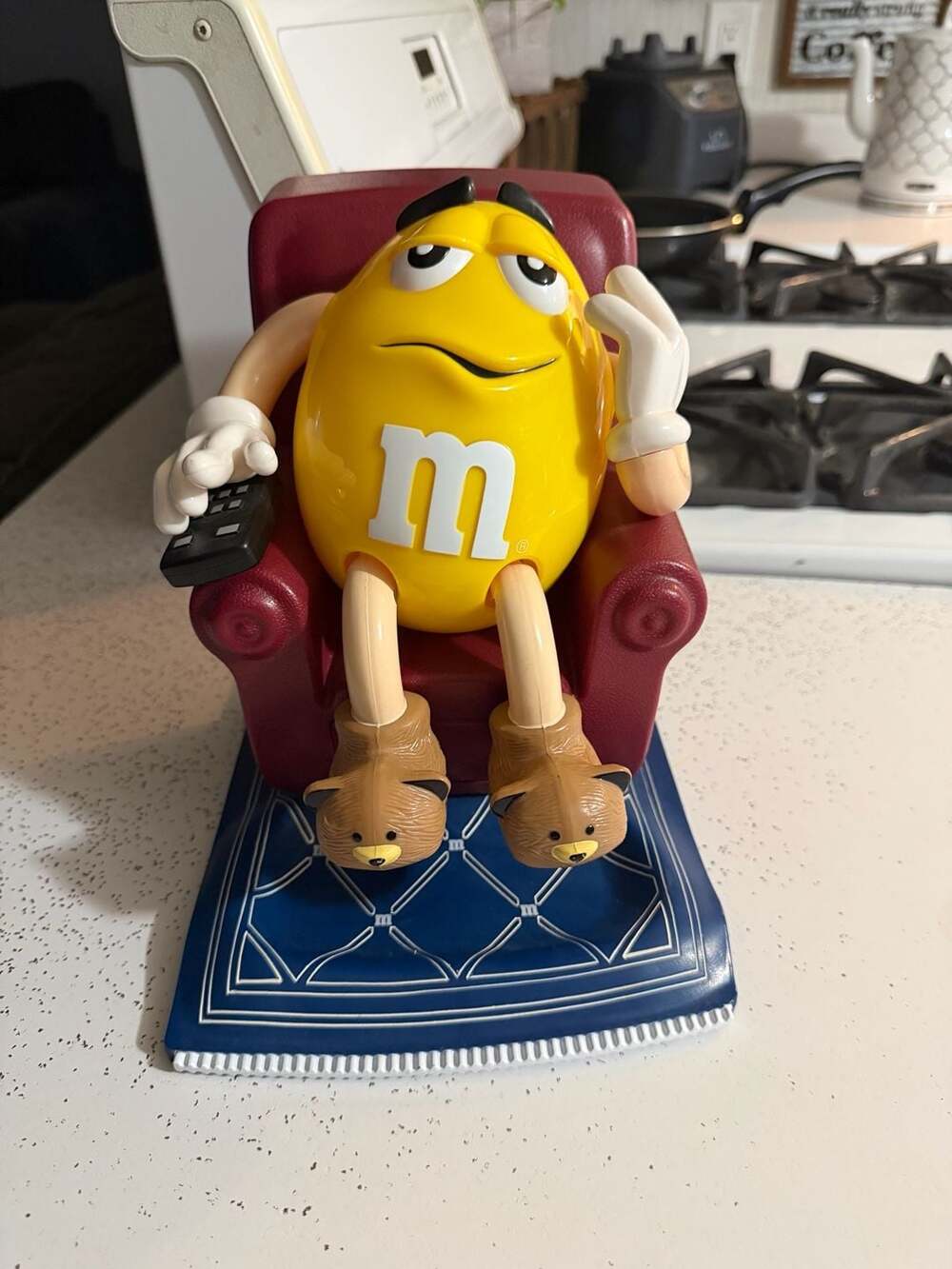 Vintage 1999 Yellow M&M La-Z-Boy Candy Dispenser-Excellent